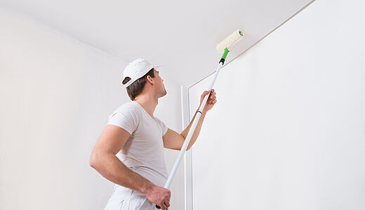 Decke streifenfrei streichen – Anleitung mit Streichtipps