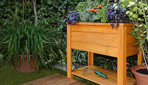 Holz wetterfest lasieren – Schritt-für-Schritt-Anleitung