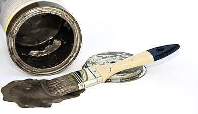 Reinigen vom Pinsel nach dem Lasieren - Alpina Farben