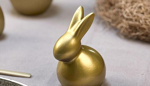 DIY: Goldene Ostertisch-Deko selbst machen mit Sprühlack