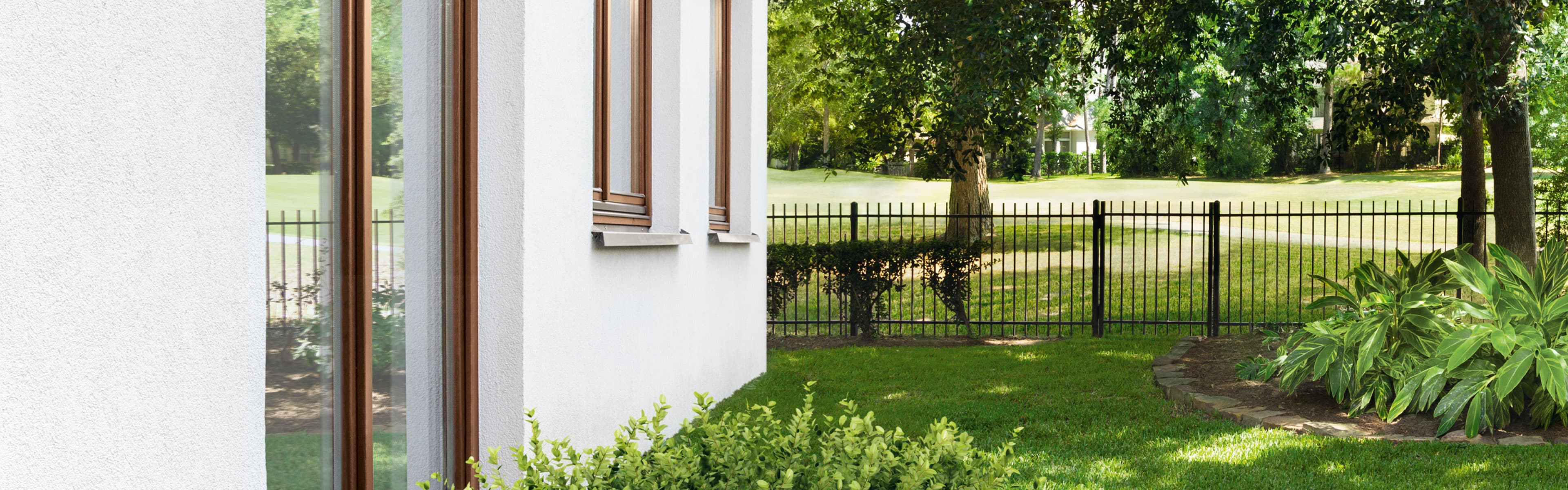 Alle Außenprodukte - Finden Sie mit den vielseitigen Alpina Sortimenten für den Außenbereich immer das passende Produkt für Ihr Projekt.