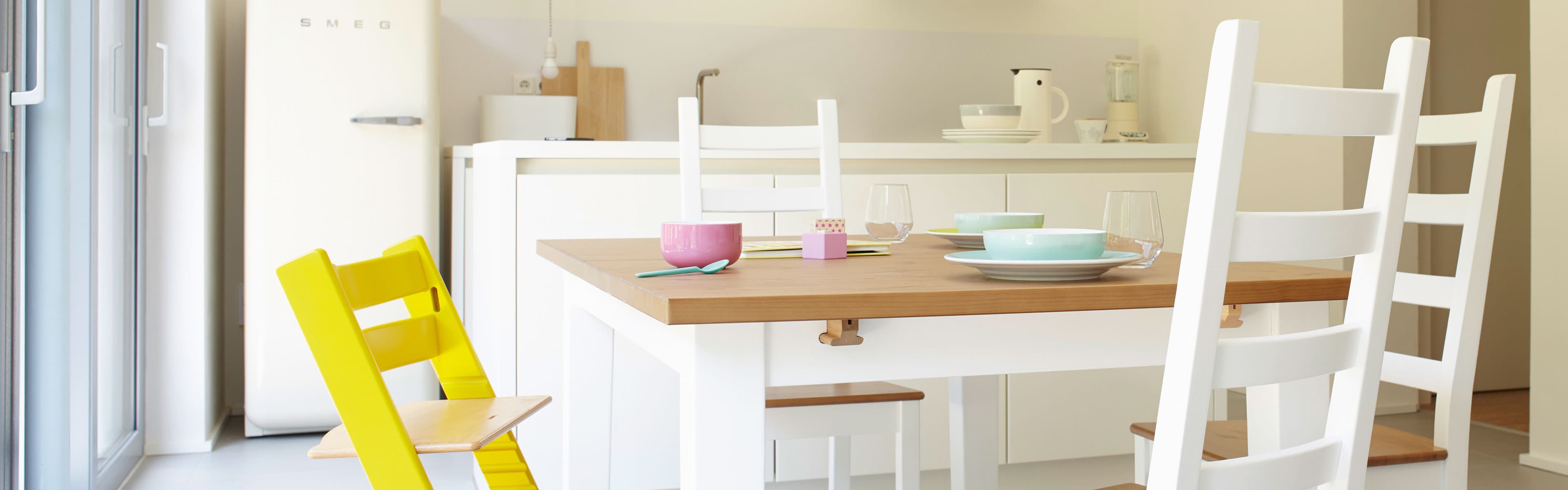 Alle Lacke & Lack-Grundierungen für innen - Lacke und Grundierungen zum Streichen von Möbeln und Objekten aus Holz, Metall oder Kunststoff. Für Neu- oder Renovierungslackierungen.