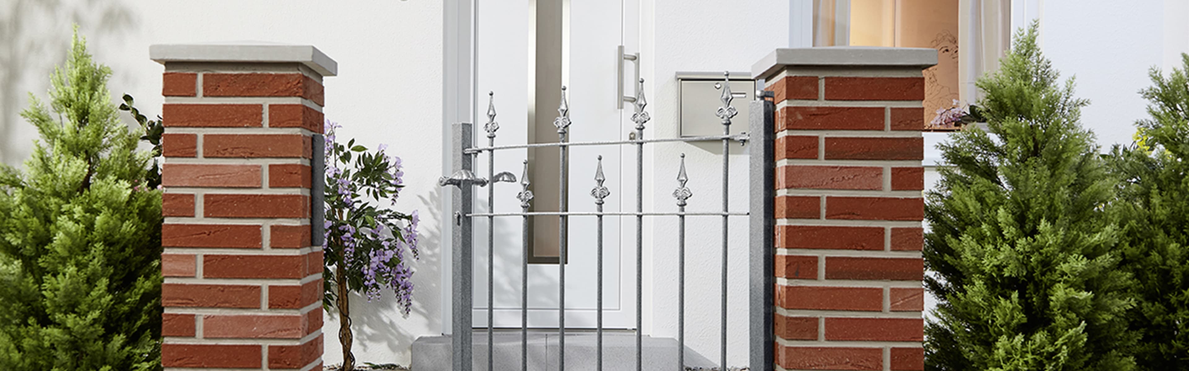 Anti-Rost Metallschutz-Lacke, Eisenglimmer - Direkt auf Rost oder Metall streichen. Mit 3-in-1-Rostschutz-Formel: Grundierung, Langzeit-Korrosionsschutz und Lackierung in einem Anstrich – für bis zu 10 Jahre Rostschutz.