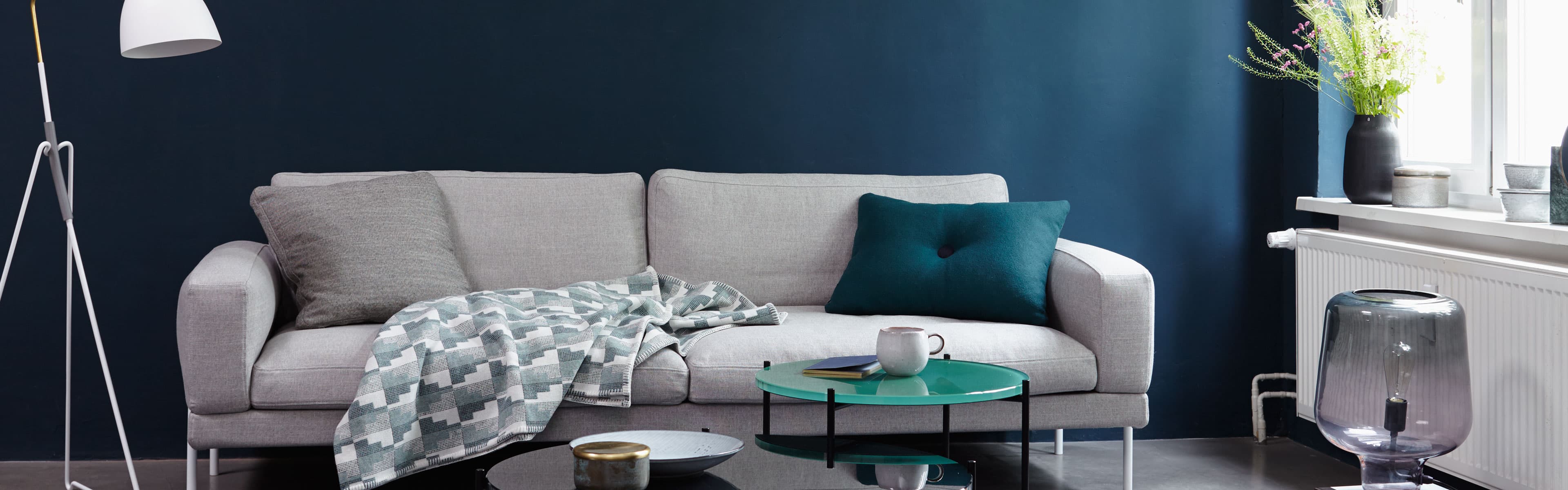 Alpina Farbmischservice - Individuell gemischte Innenfarben und Lacke zur persönlichen Gestaltung von Wänden und Objekten im Innenbereich.