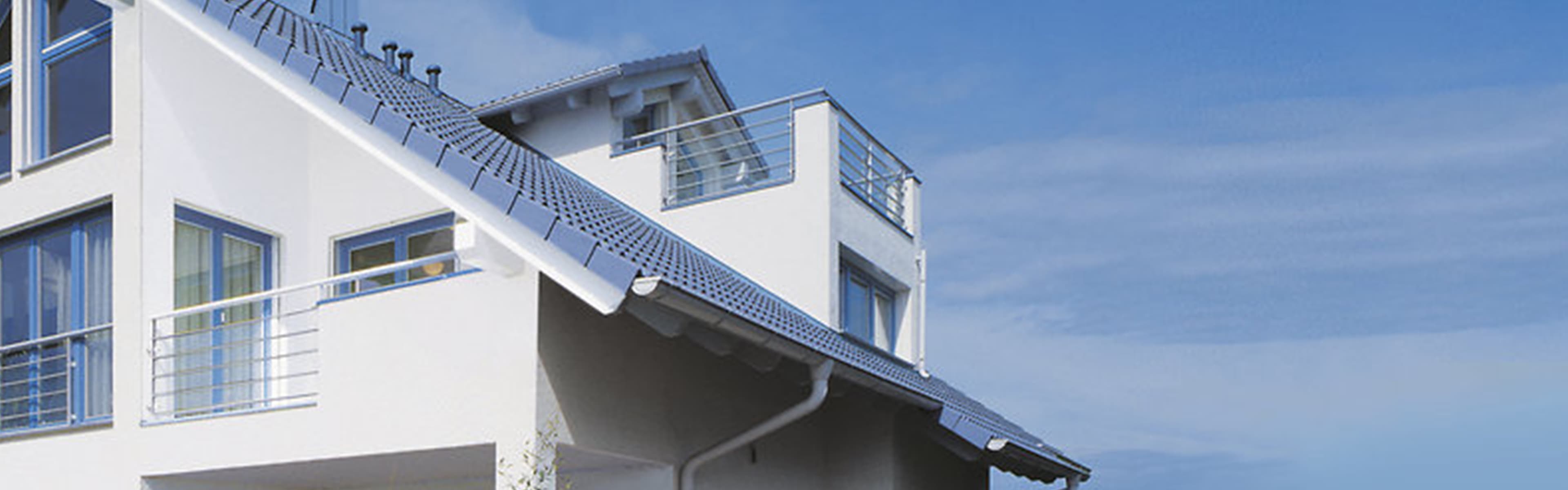 Außenfarben & Grundierungen - Fassadenfarben, Fassadenreiniger und Grundierungen für außen – zum Streichen von Außenwänden, Haussockeln und Mauern.