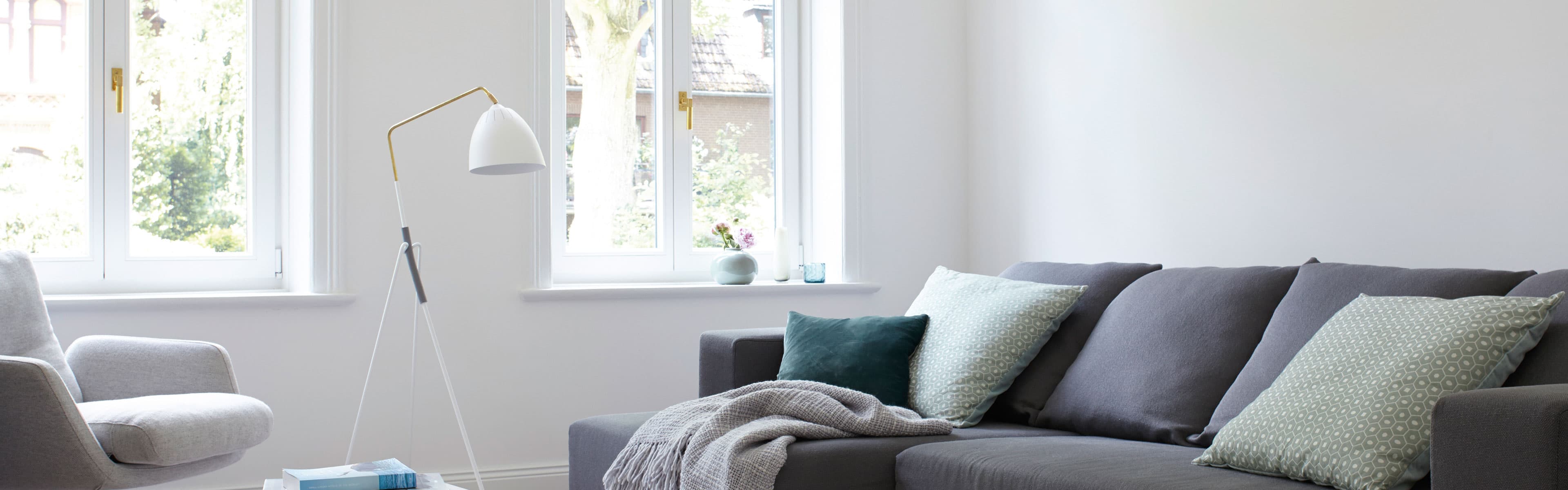 Weiße Innenfarben für Wände und Decken - Weiße Wandfarben und weiße Spezialprodukte zum Streichen, Sprühen und in der Tube für Ihre Innenräume.